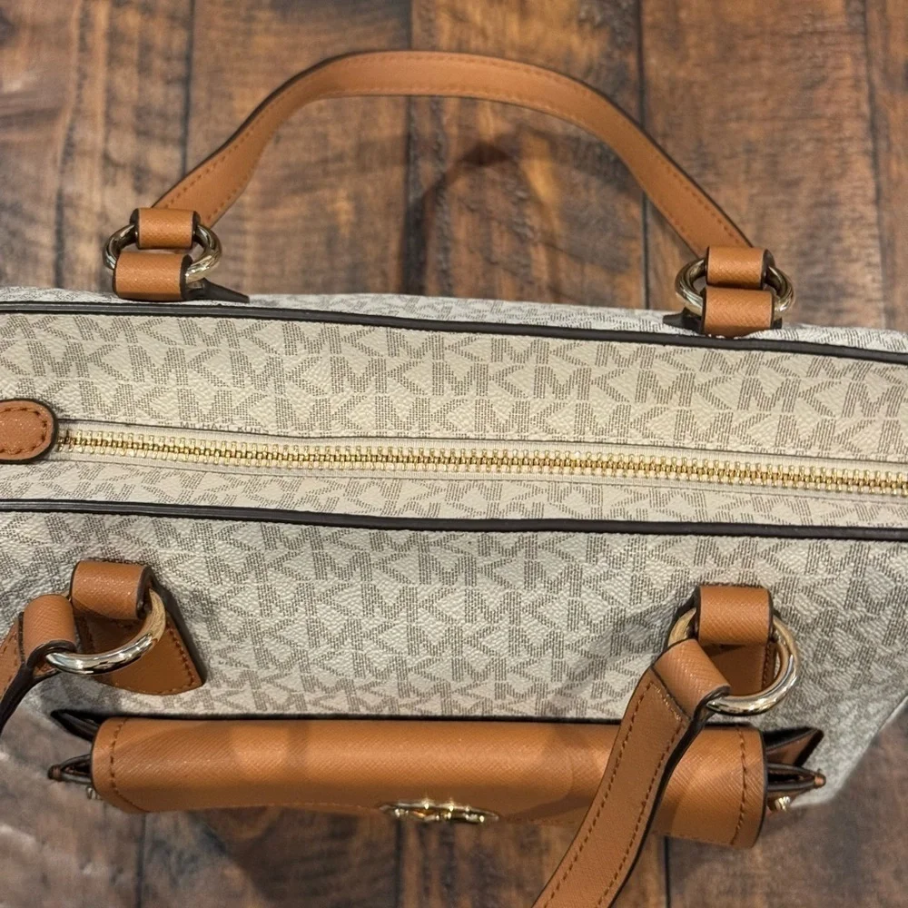 Michael Kors Medium Joey Pocket Tote (EUC)